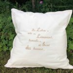 Weisses Kissen mit Spruch Lebensleinwand